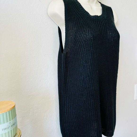 Chelsea & Theodore L black sleeveless sweater pullover scoopneck - Picture 5 of 12